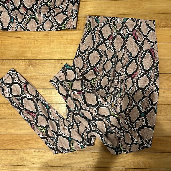 Beach Riot Workout Set Size S - Picture 3 of 3